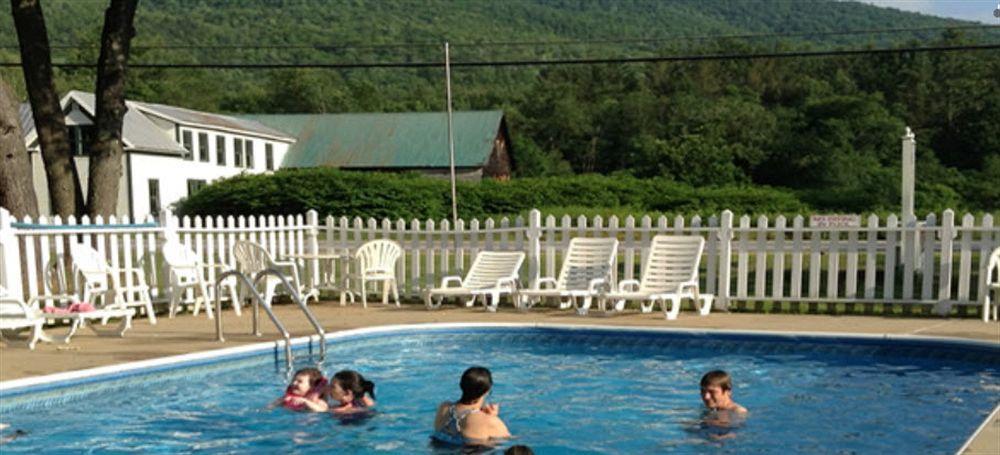 The Villager Motel Бартлетт Екстер'єр фото